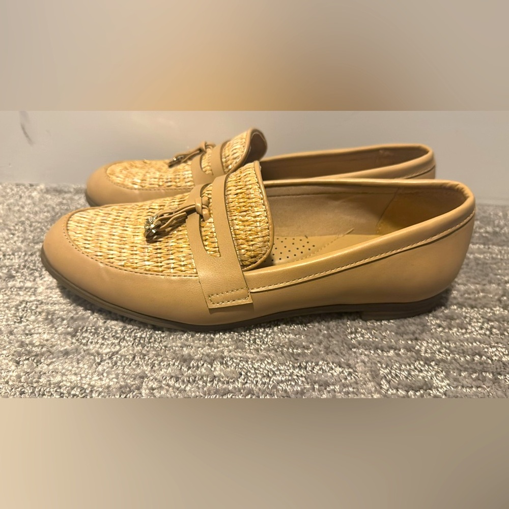 Anne Klein flats sz 6